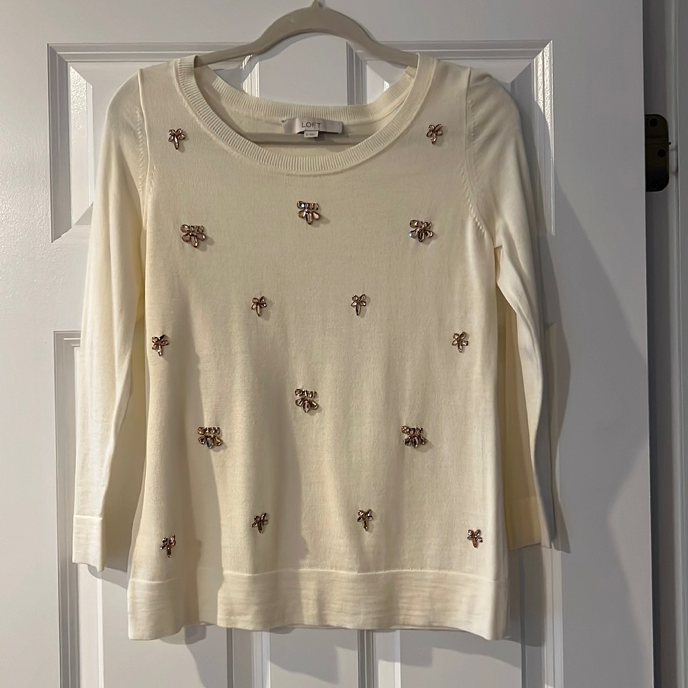 White king sleeve light weight sweater with pink jewels